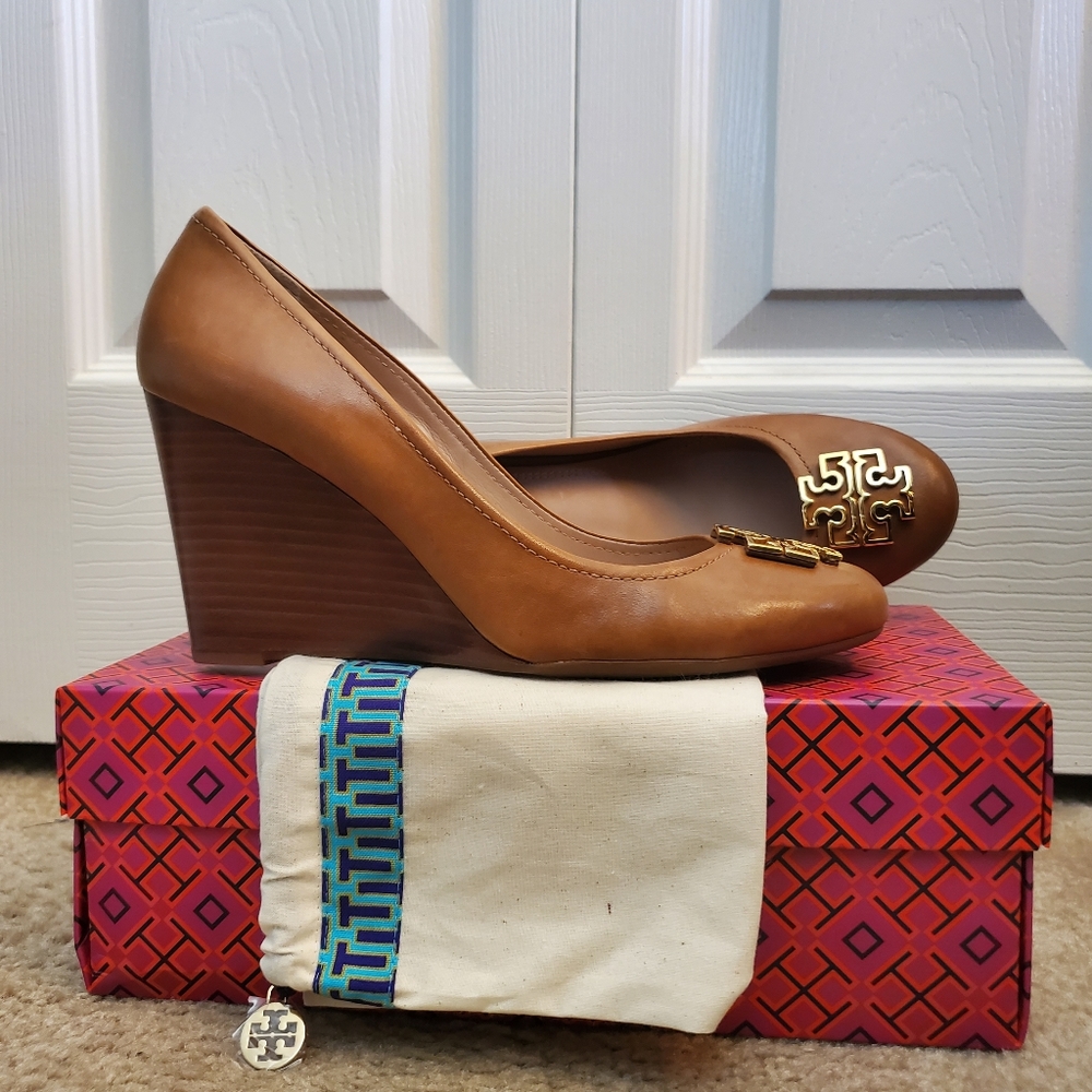 Tory Burch Melinda Closed Toe 45mm Wedge
